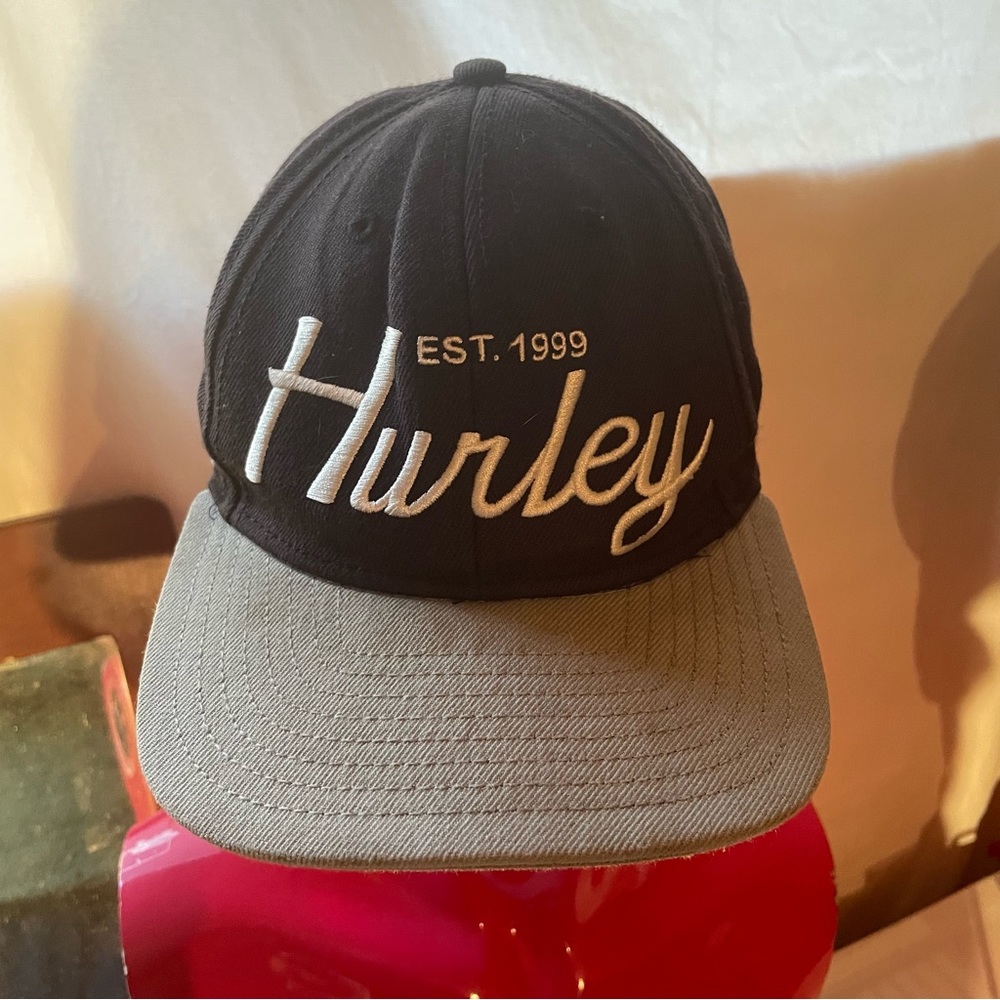 Hurley Est 1999 Polar Bear Hat